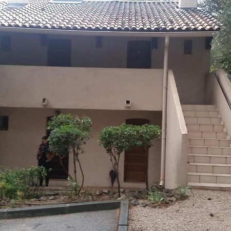 Agréable studio 2/4 pers au calme avec rez-de-jardin Bandol Exterior foto
