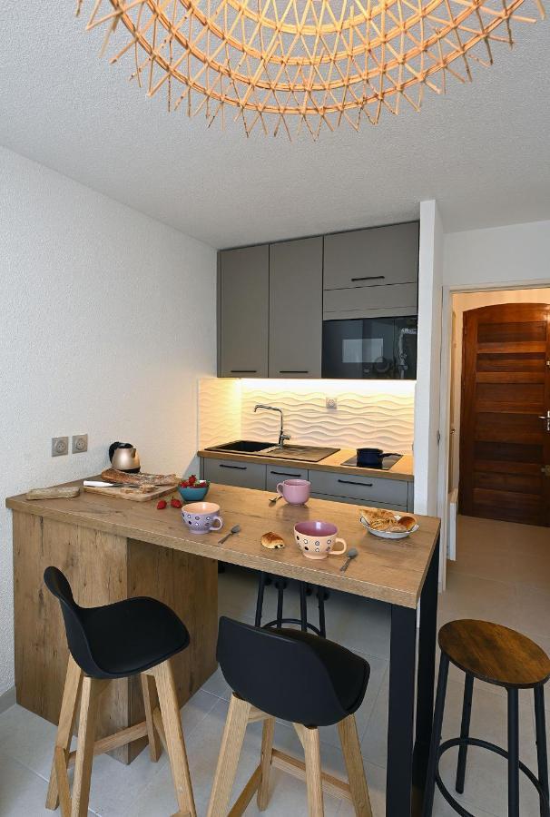Agréable studio 2/4 pers au calme avec rez-de-jardin Bandol Exterior foto