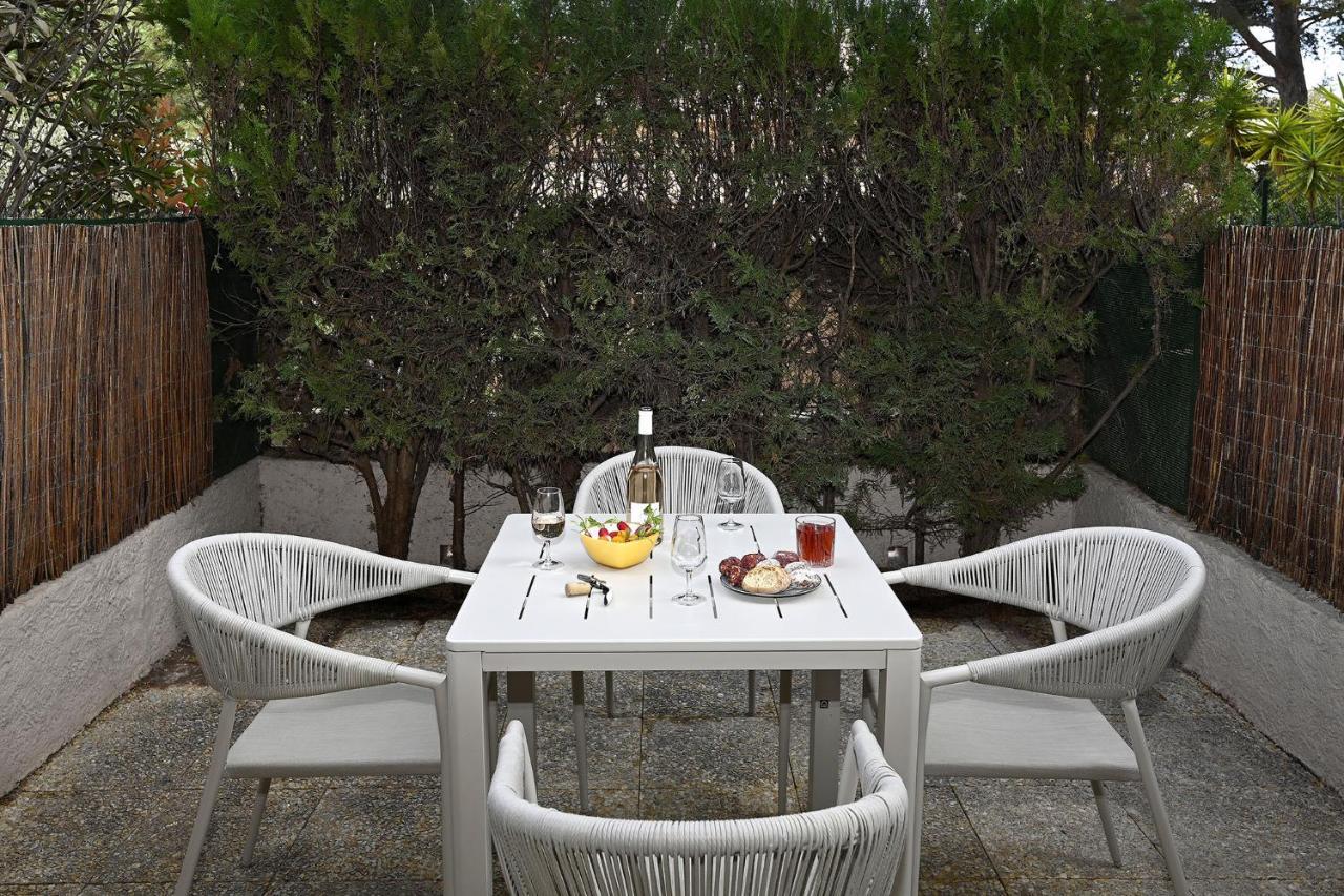 Agréable studio 2/4 pers au calme avec rez-de-jardin Bandol Exterior foto